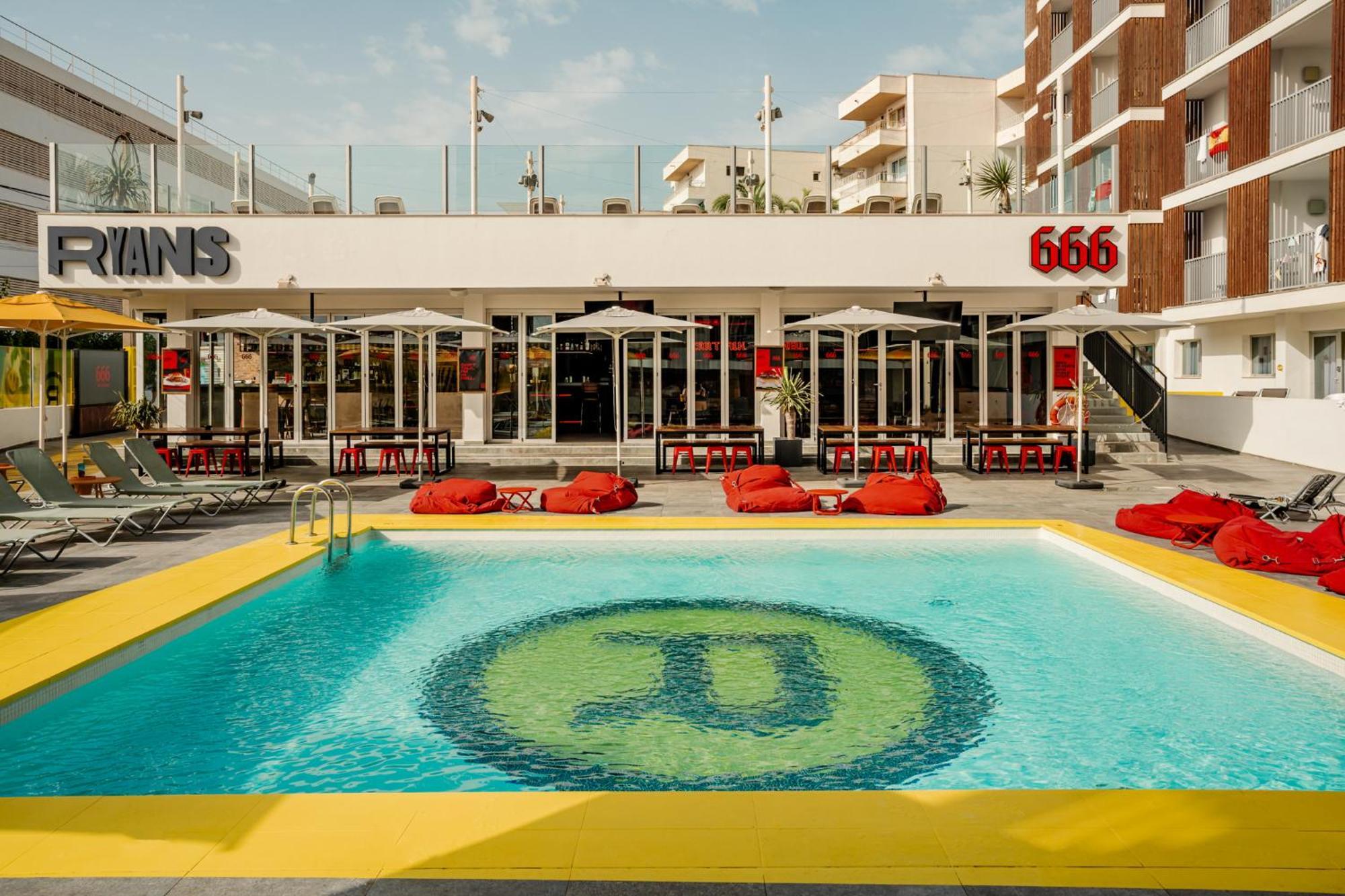 Ryans Ibiza Apartments - Only Adults Экстерьер фото