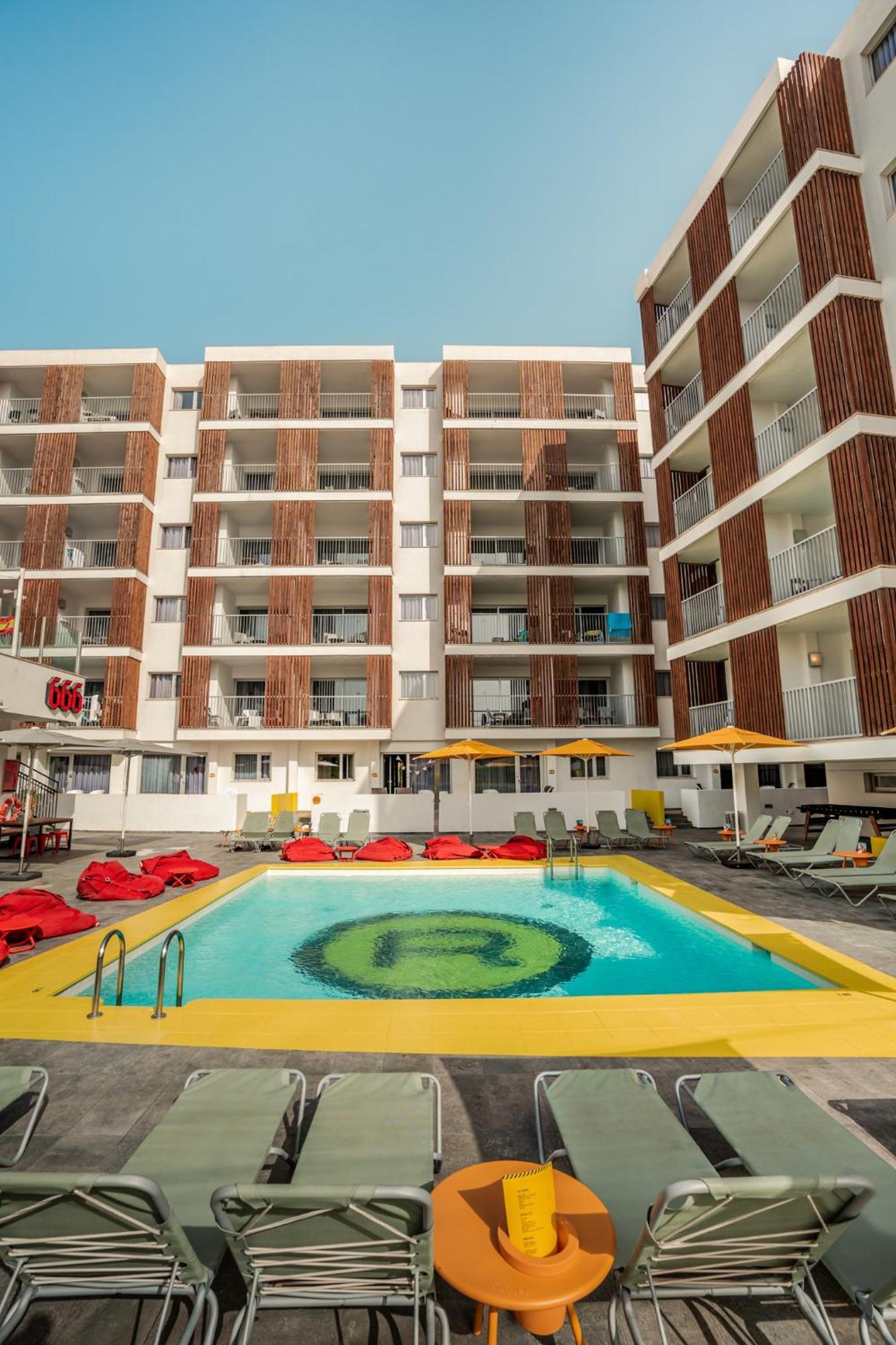 Ryans Ibiza Apartments - Only Adults Экстерьер фото
